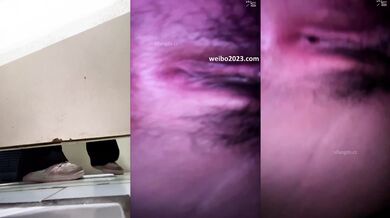 （本期最强嫩逼）逼逼超级嫩的舞蹈生妹子拉稀尿尿，抄底她好几次，一直在看手机根本没发现